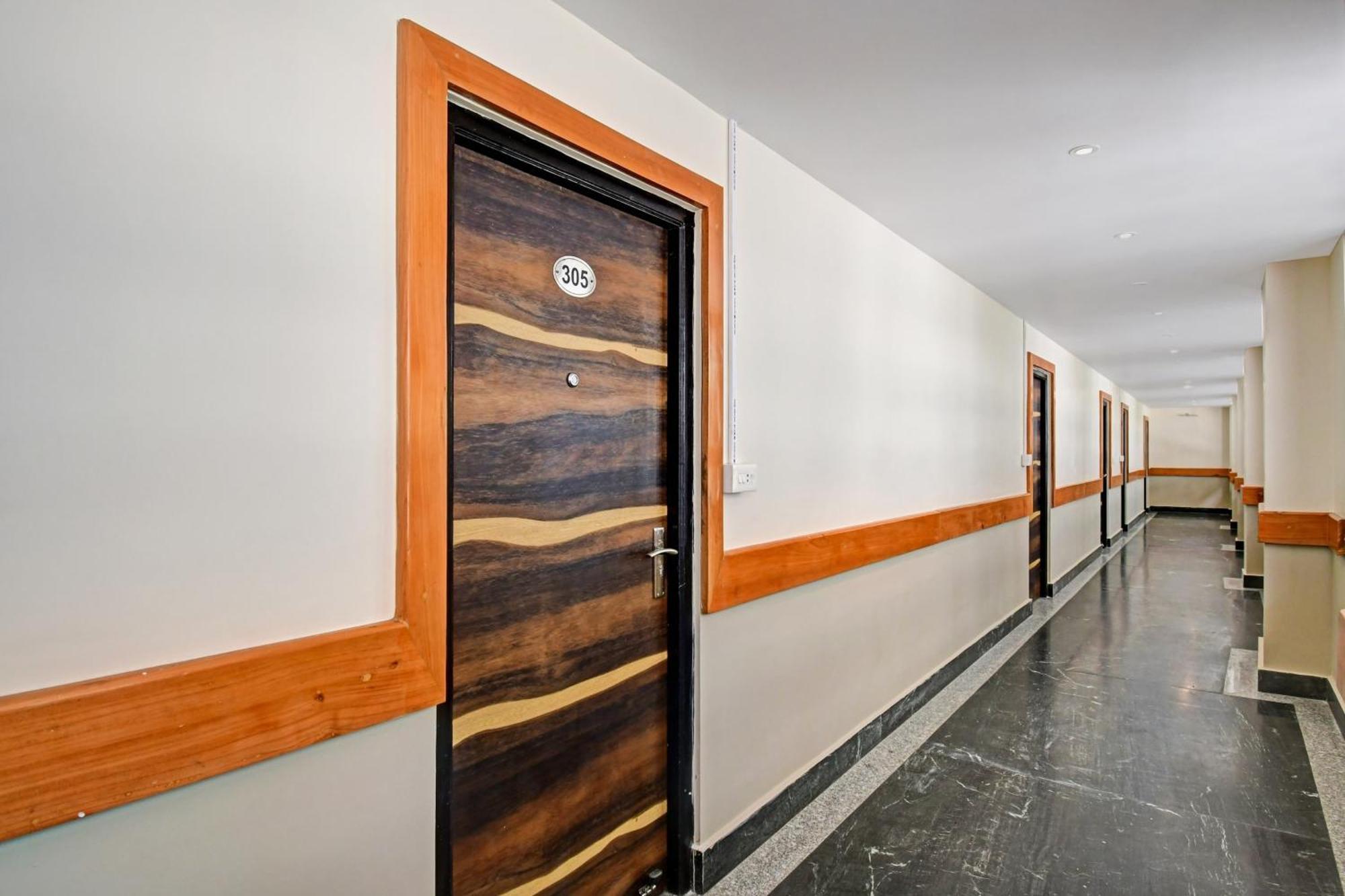 Townhouse Mansarovar Hotel 강토크 외부 사진