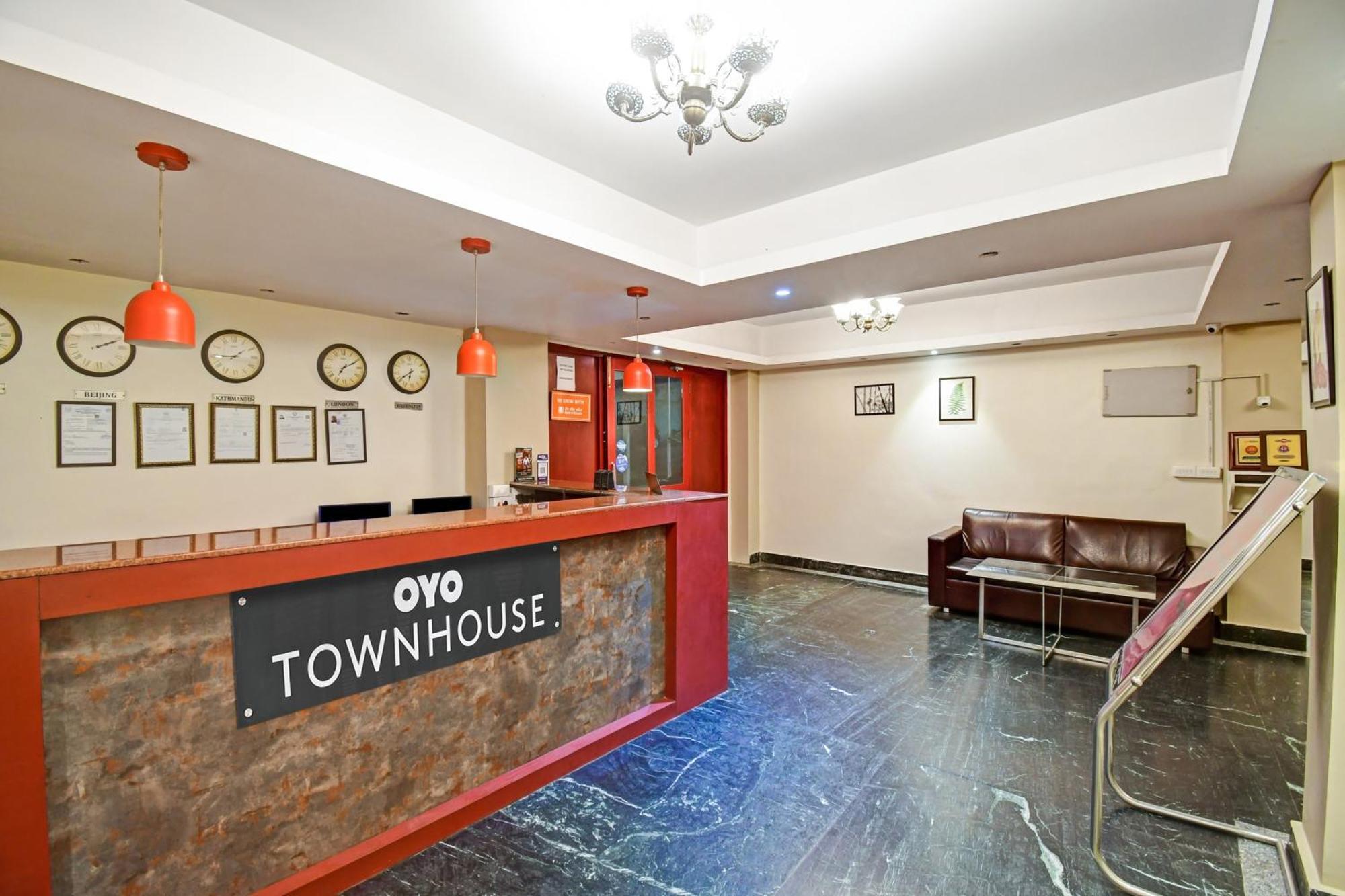 Townhouse Mansarovar Hotel 강토크 외부 사진